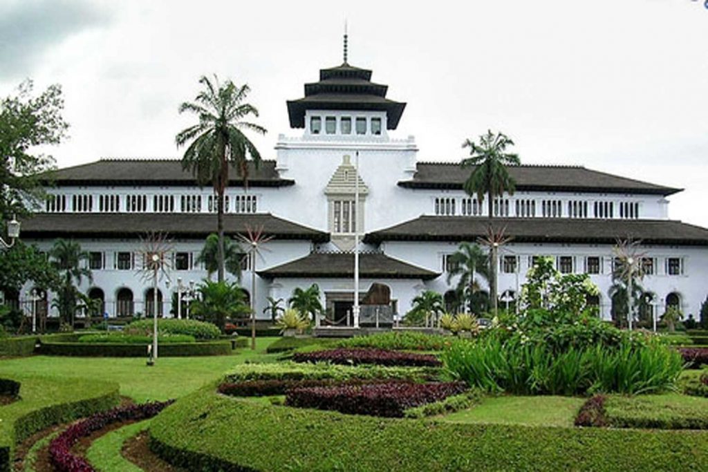 Cuaca Panas di Bandung